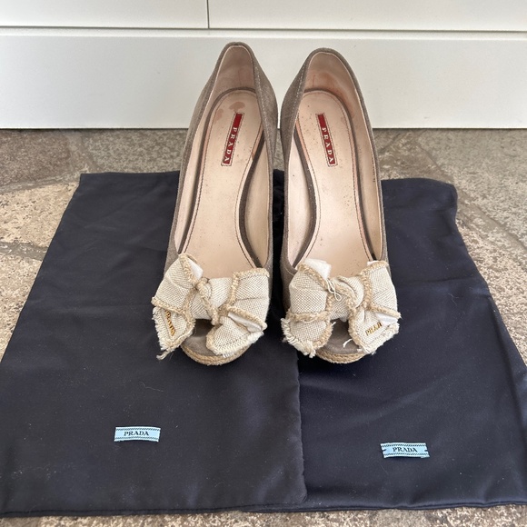 Prada - Picture 1 of 4